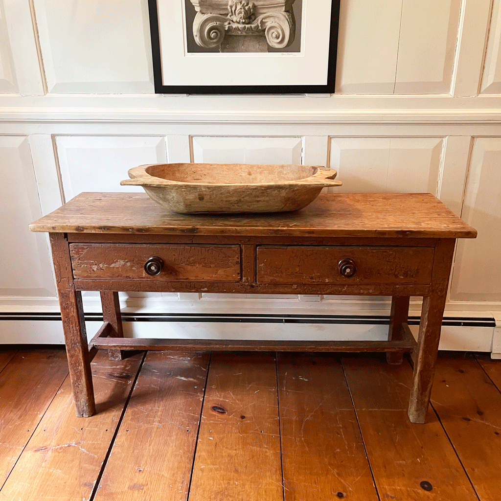 Serveur ancien de la fin du XIXe siècle