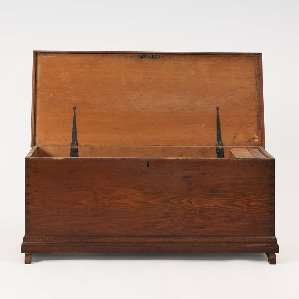 Coffre à couvertures ancien en chêne à un tiroir, vers le milieu du XIXe siècle