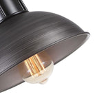 Suspension à trois lumières de style industriel/ferme, en métal, finition bronze huilé, pour îlot de cuisine.