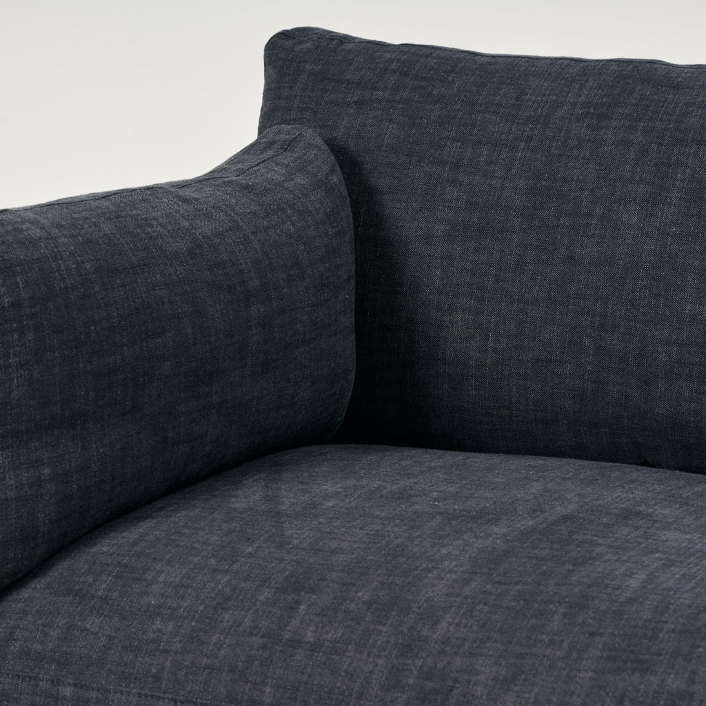 Canapé Holloway revêtu de tissu noir délavé lavable (90)