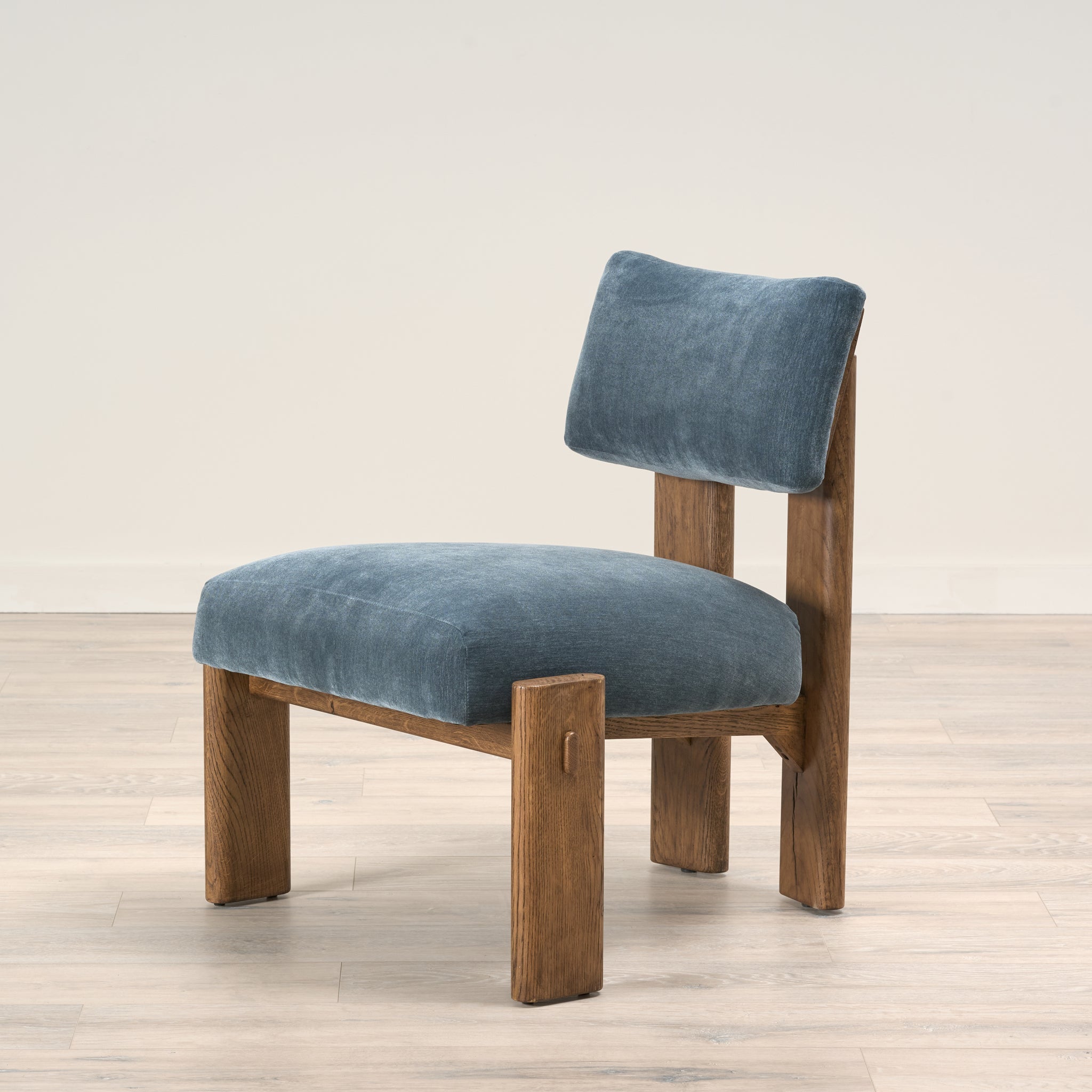 Fauteuil d'appoint Cassius en tissu épais bleu nuit