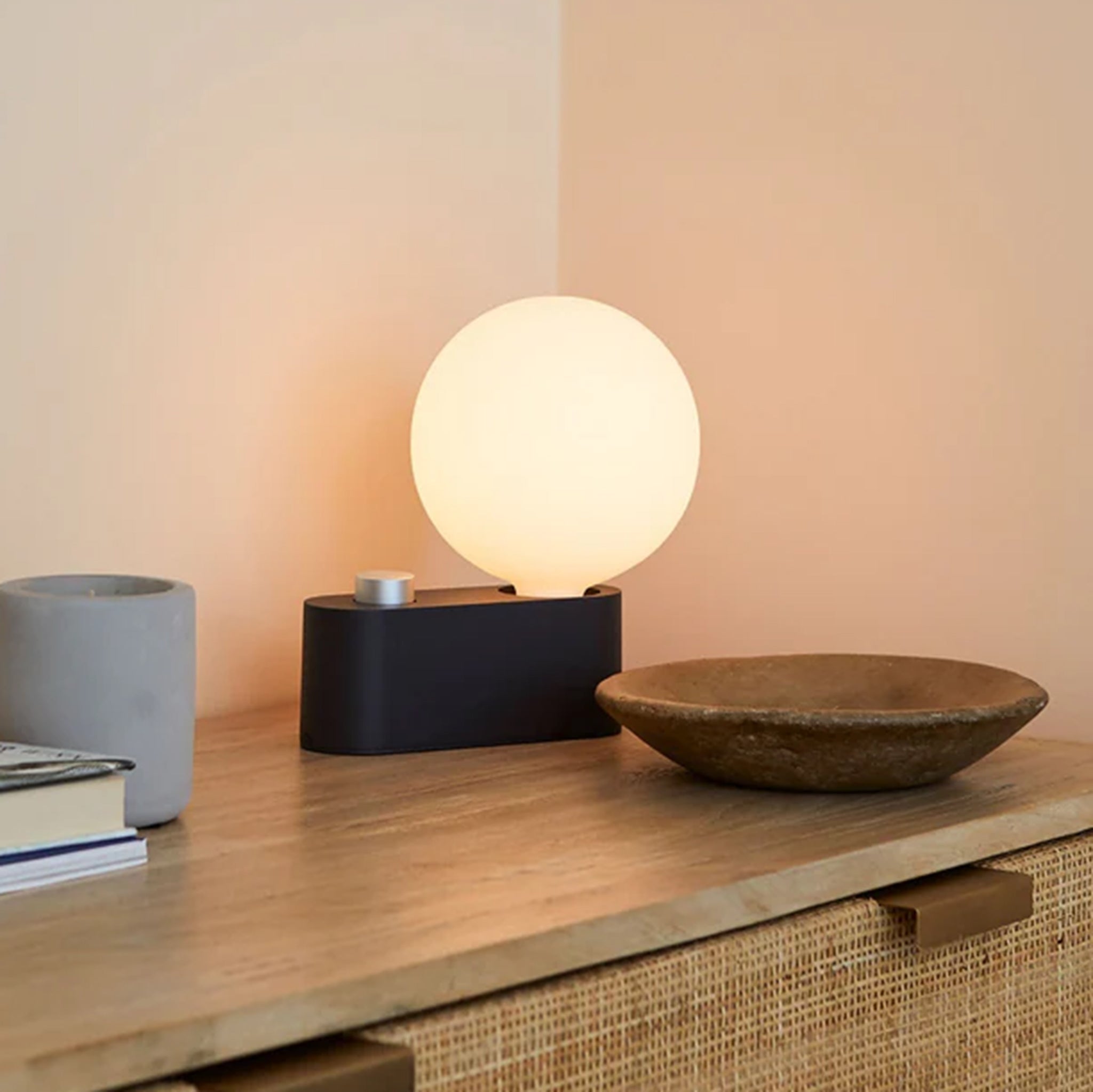 Lampe de table Alumina Charcoal avec Sphere IV US