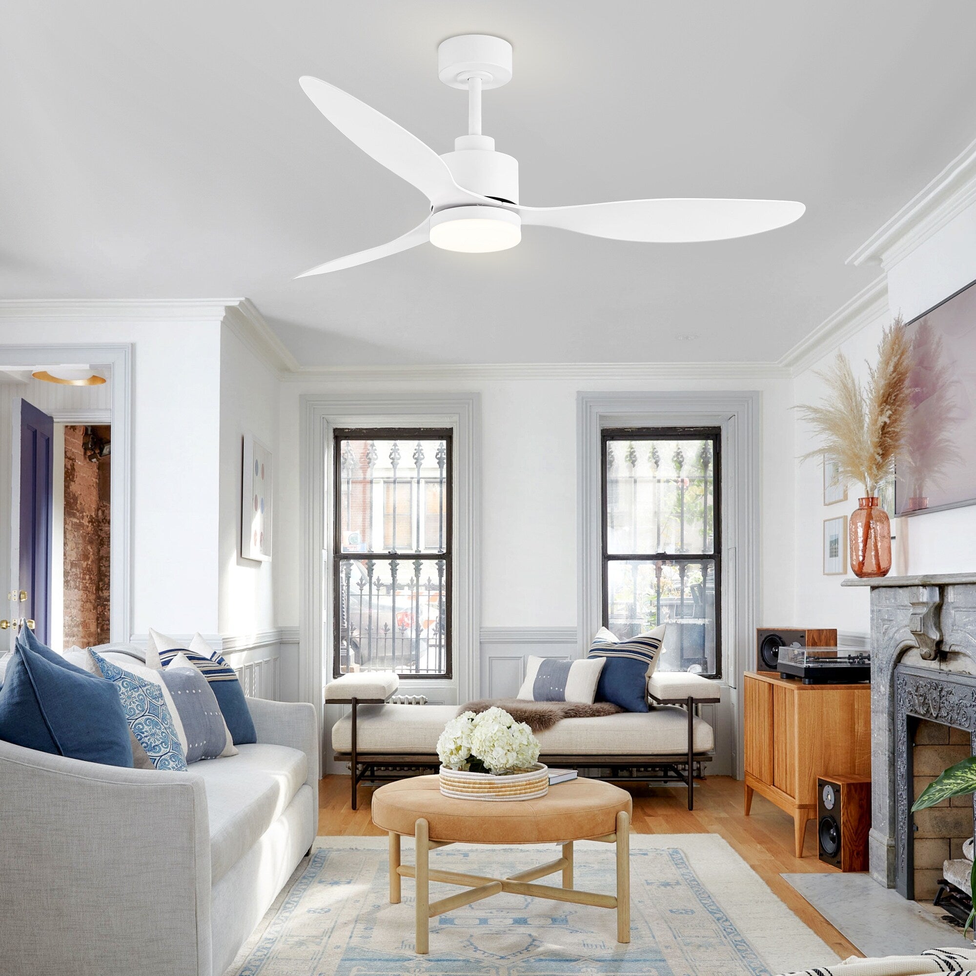 Ventilateur de plafond LED 52 pouces avec télécommande et éclairage (3 pales)