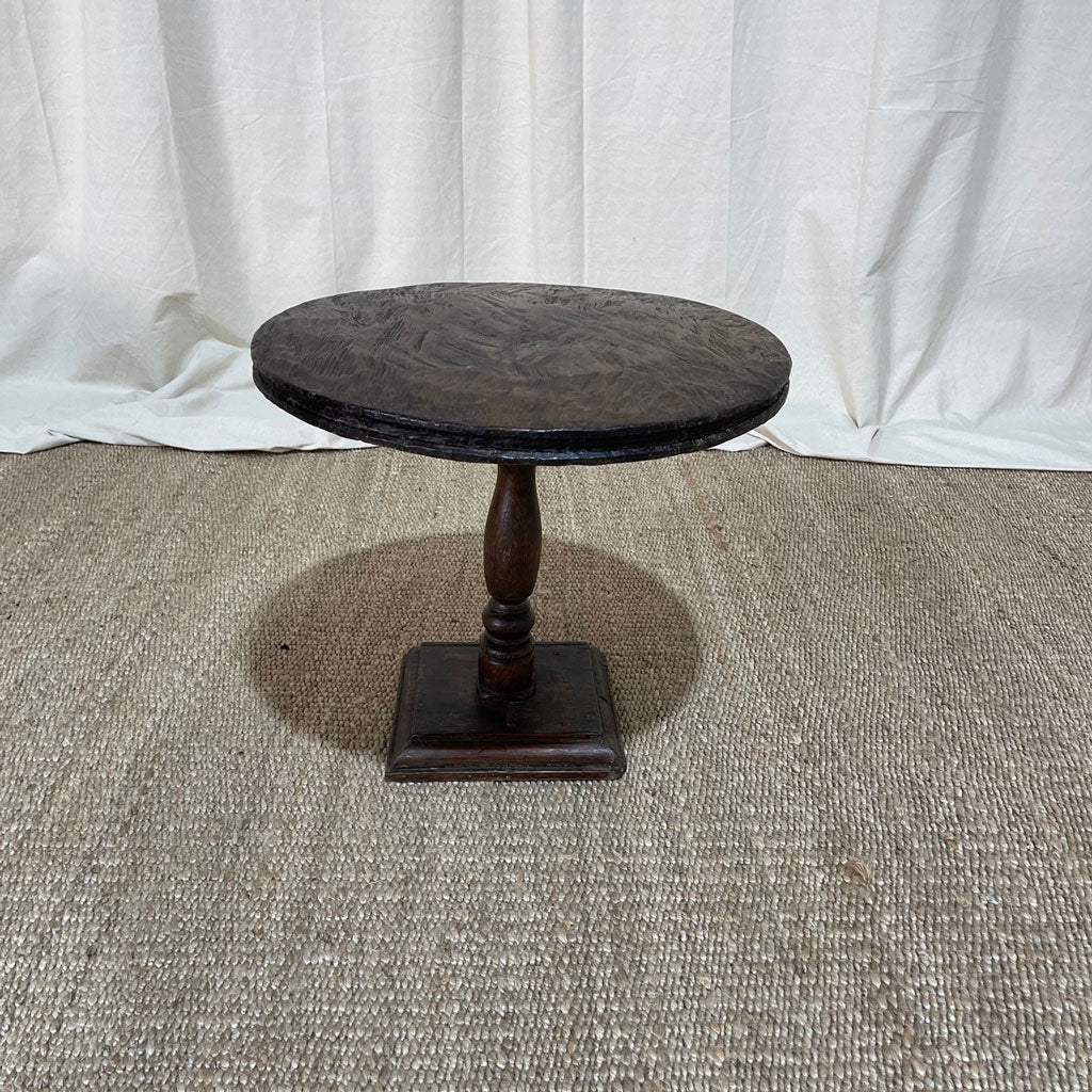 Table ronde en bois vintage du Guatemala