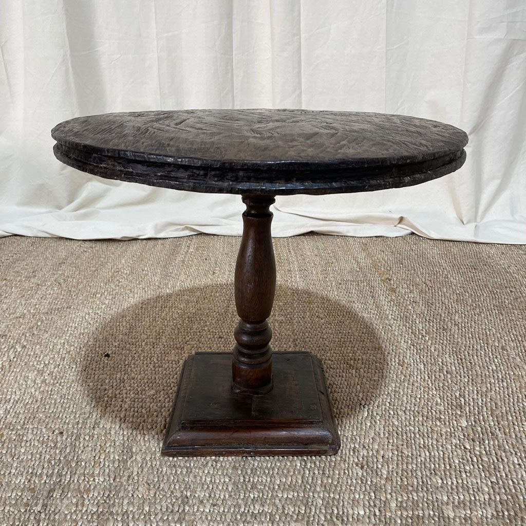 Table ronde en bois vintage du Guatemala