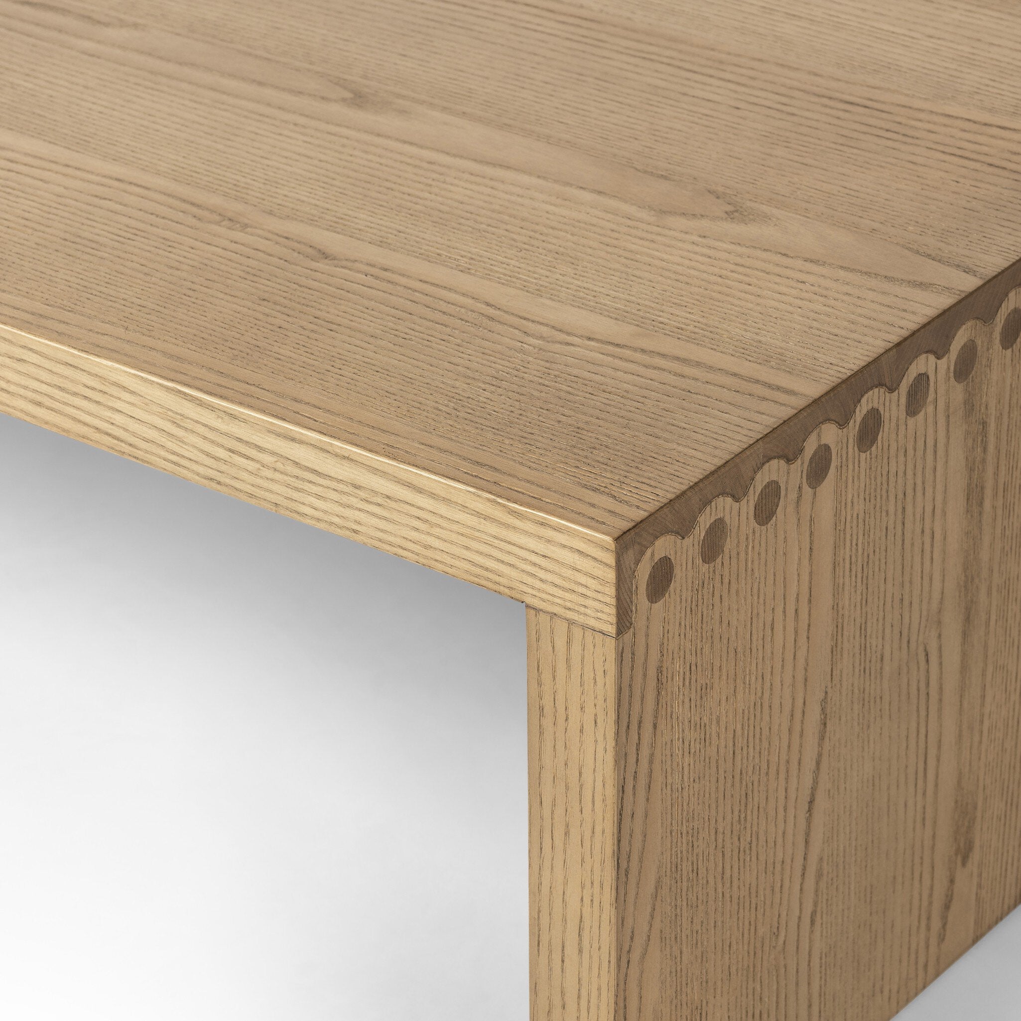 Table basse Hathaway - Placage épais en frêne grillé