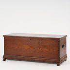 Coffre à couvertures ancien en chêne à un tiroir, vers le milieu du XIXe siècle