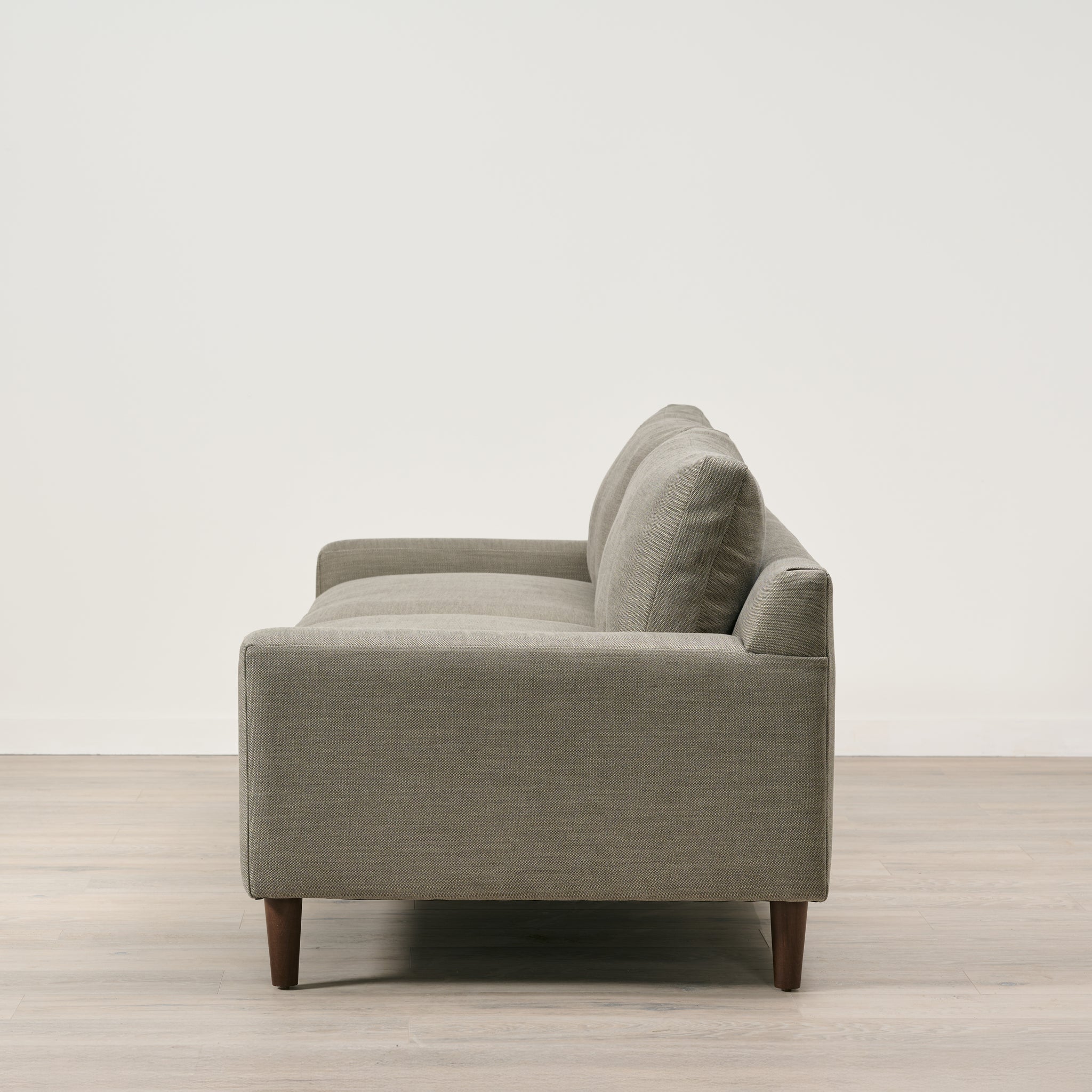 Canapé Alder en coloris Performance Stone Greige (90)