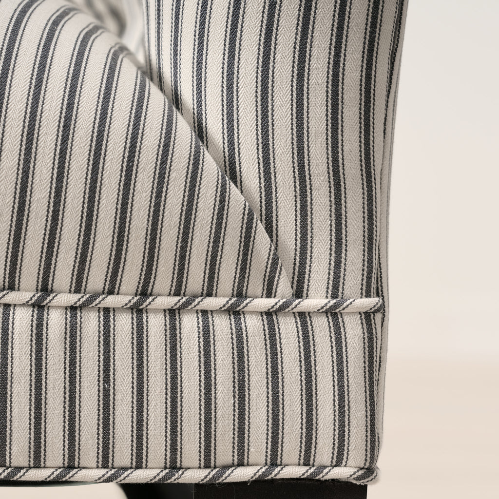 Canapé Ella en coloris French Ticking Charcoal (83)