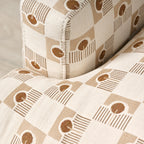 Canapé Grady recouvert de tissu Sunbrella et Kidproof, motif géométrique en laiton (86)