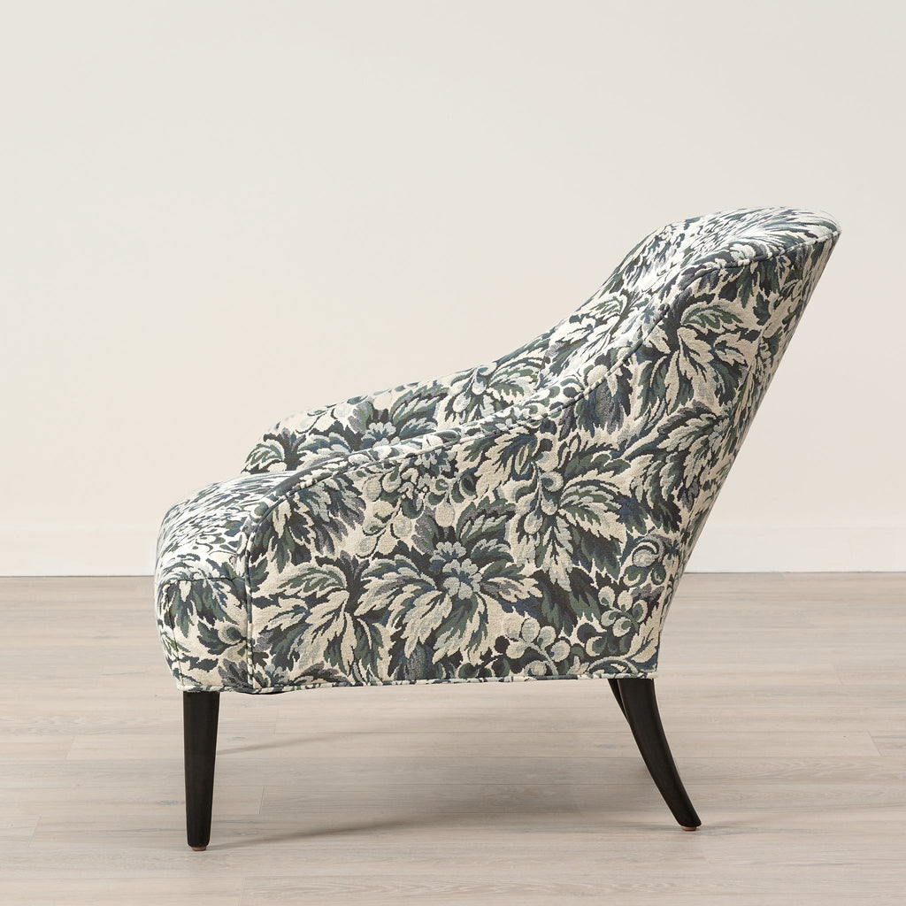 Chaise en osier dans la forêt de Bianca