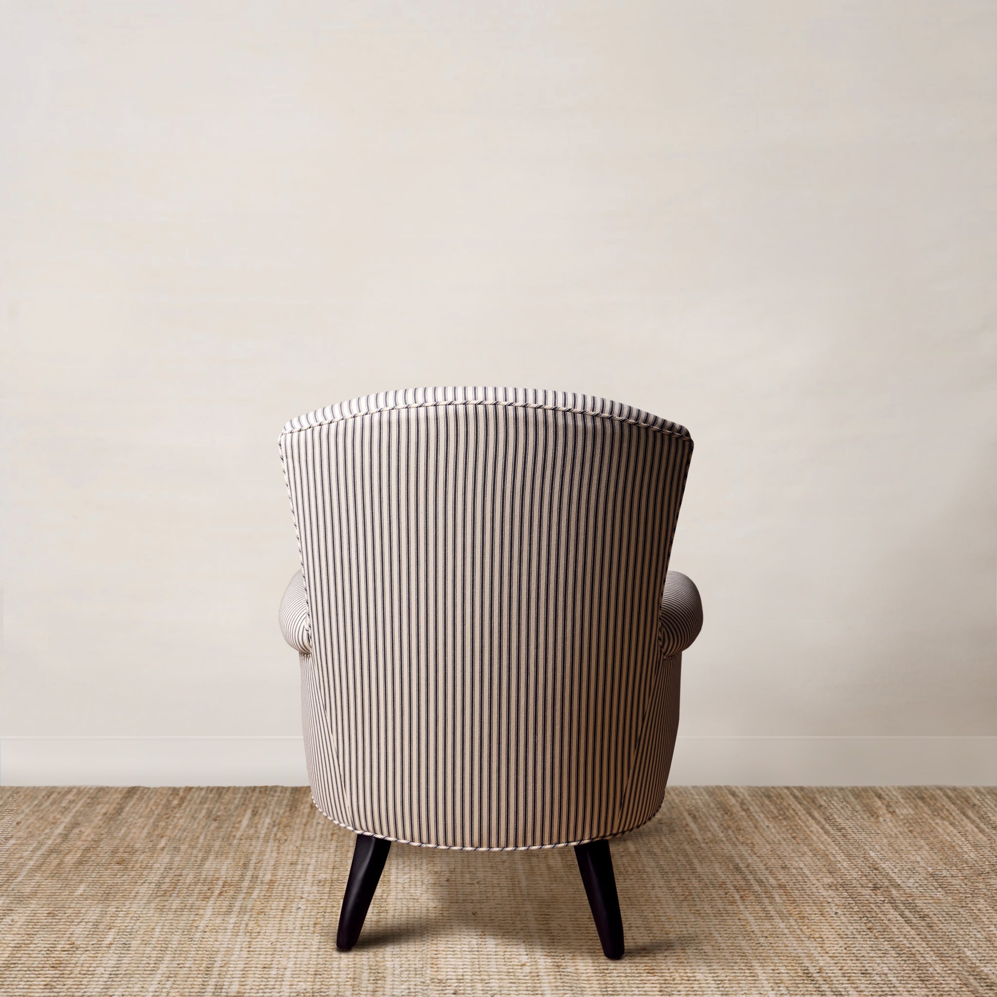 Chaise Miranda en coloris anthracite à rayures françaises