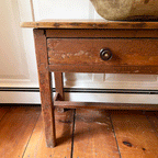 Serveur ancien de la fin du XIXe siècle