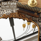 Miroir sur pied arqué à motif floral baroque