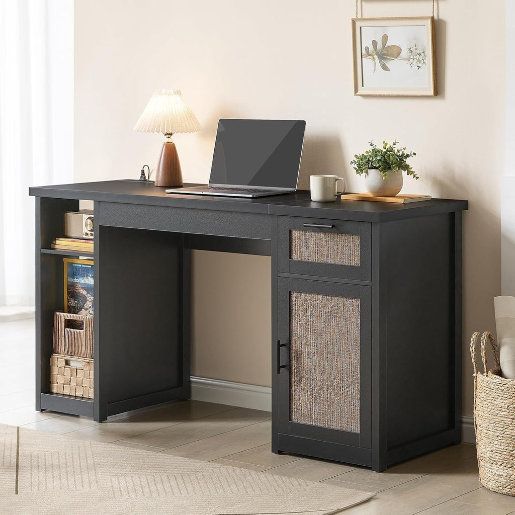 Bureau de direction de style campagnard, bureau à domicile avec tiroir pour dossiers suspendus, support pour écran, prise électrique