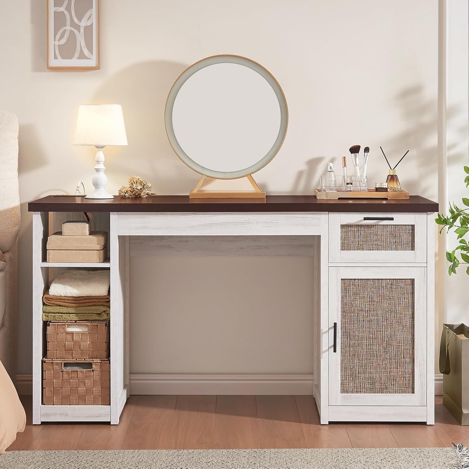 Bureau de direction de style campagnard, bureau à domicile avec tiroir pour dossiers suspendus, support pour écran, prise électrique