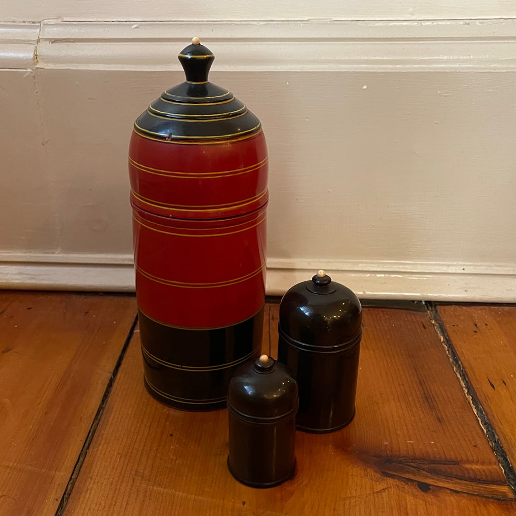 Boîtes empilables laquées vintage