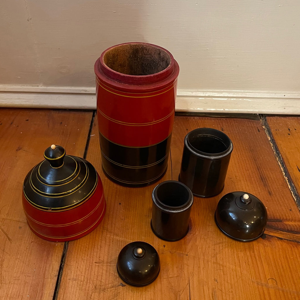 Boîtes empilables laquées vintage