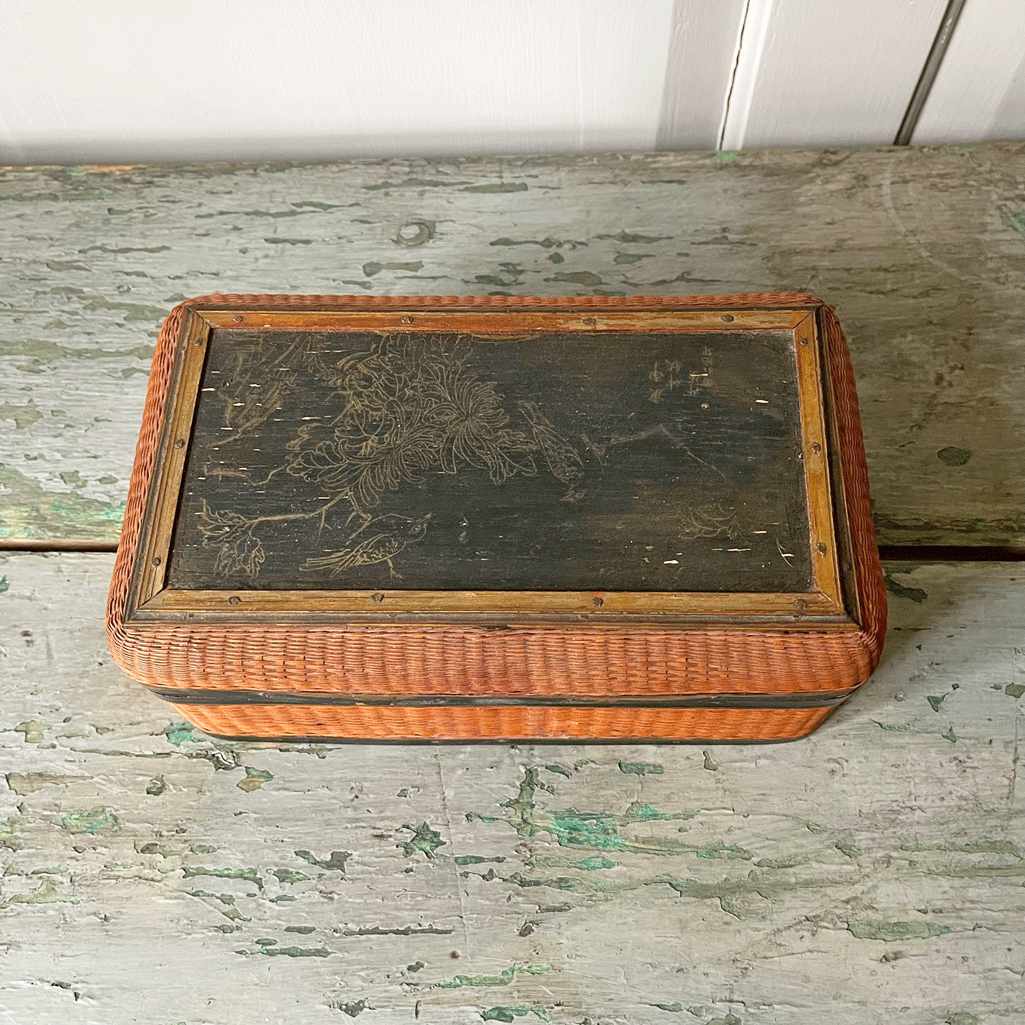 Boîte alimentaire vintage anglaise de style colonial