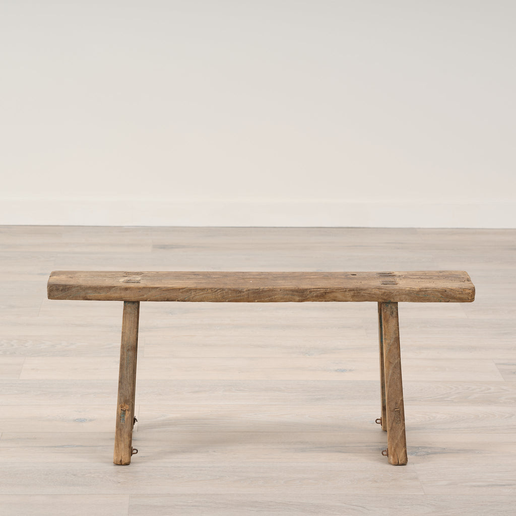 Banc de village simple et vintage