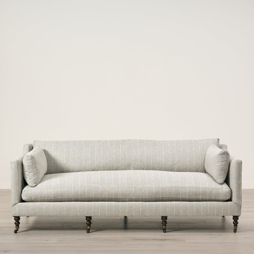 Canapé Madeline revêtu de tissu Kidproof couleur sauge naturelle (90")