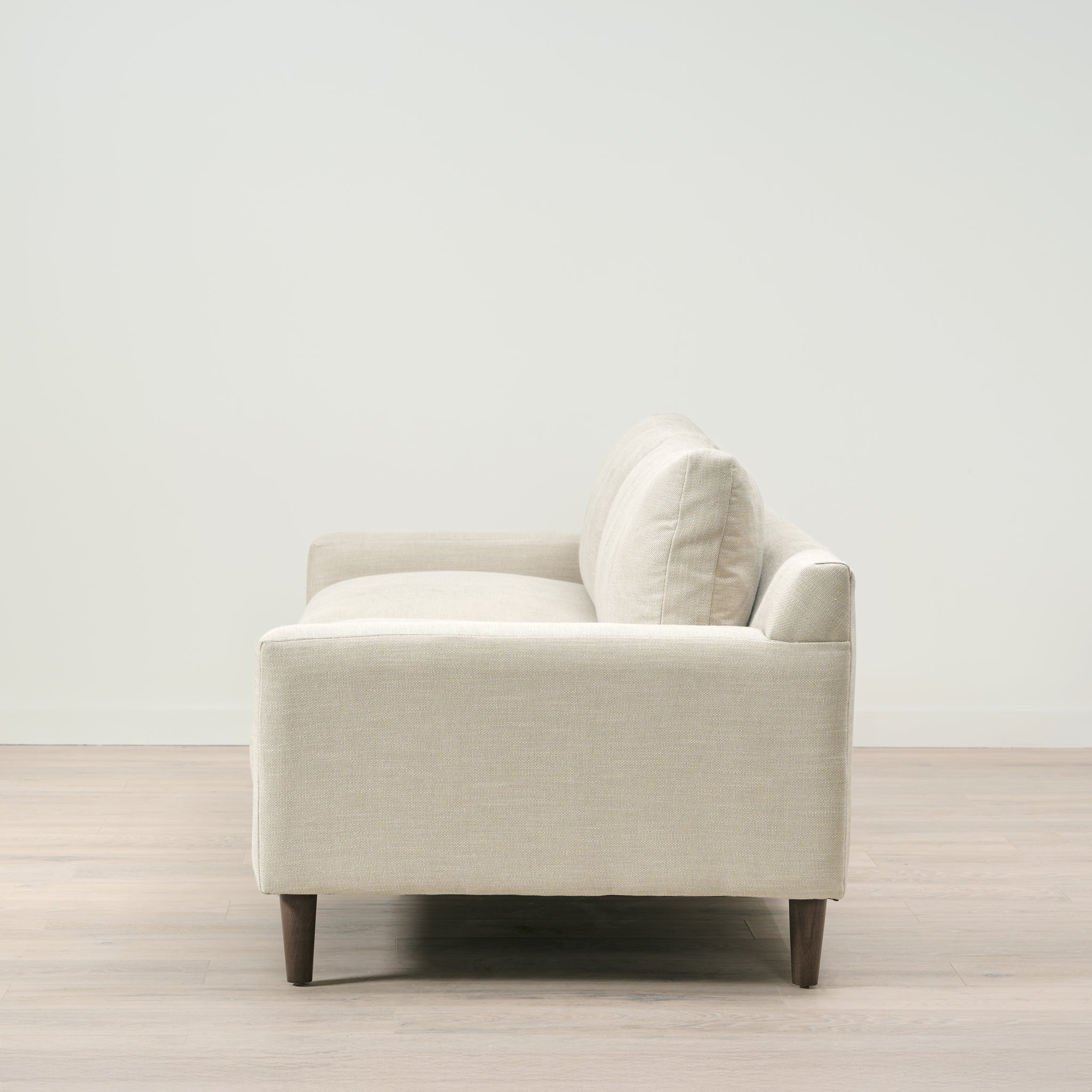 Canapé Alder en tissu haute performance couleur fauve sable (90)