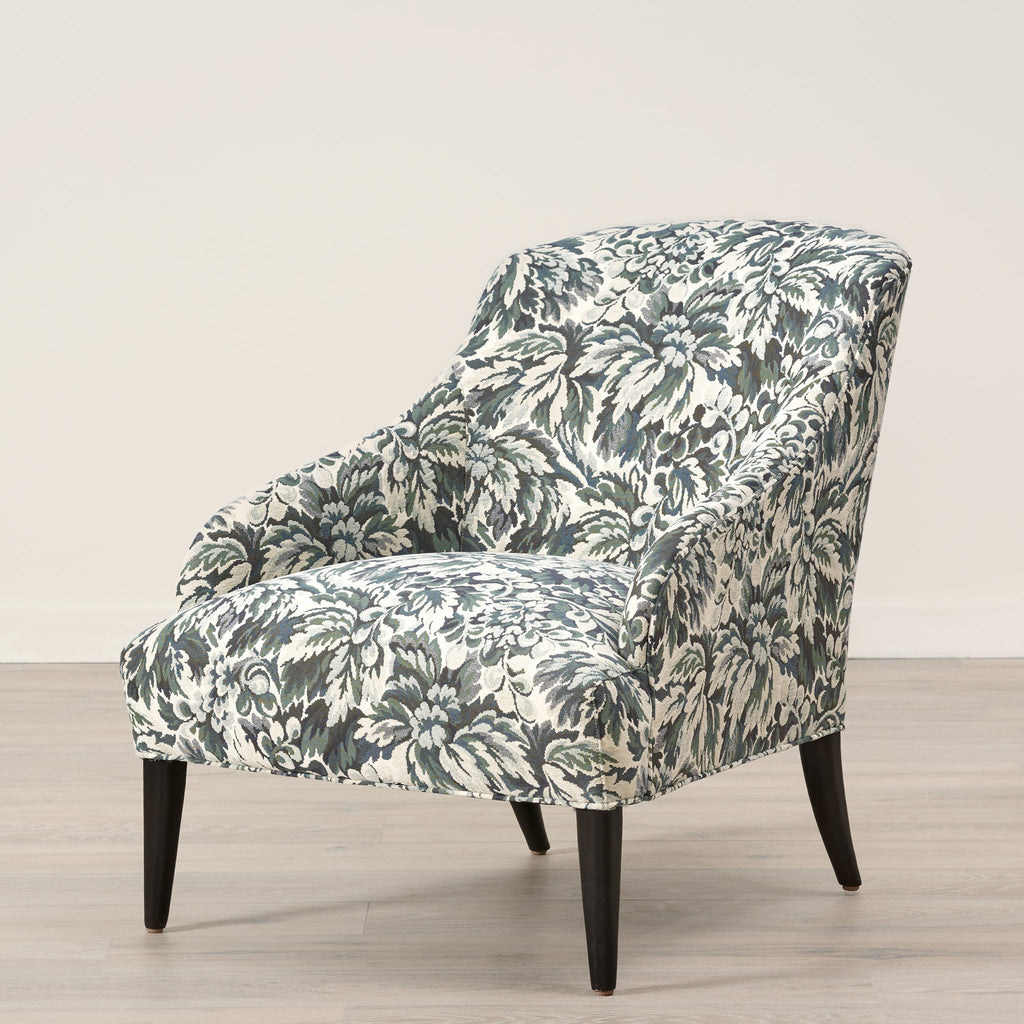 Chaise en osier dans la forêt de Bianca