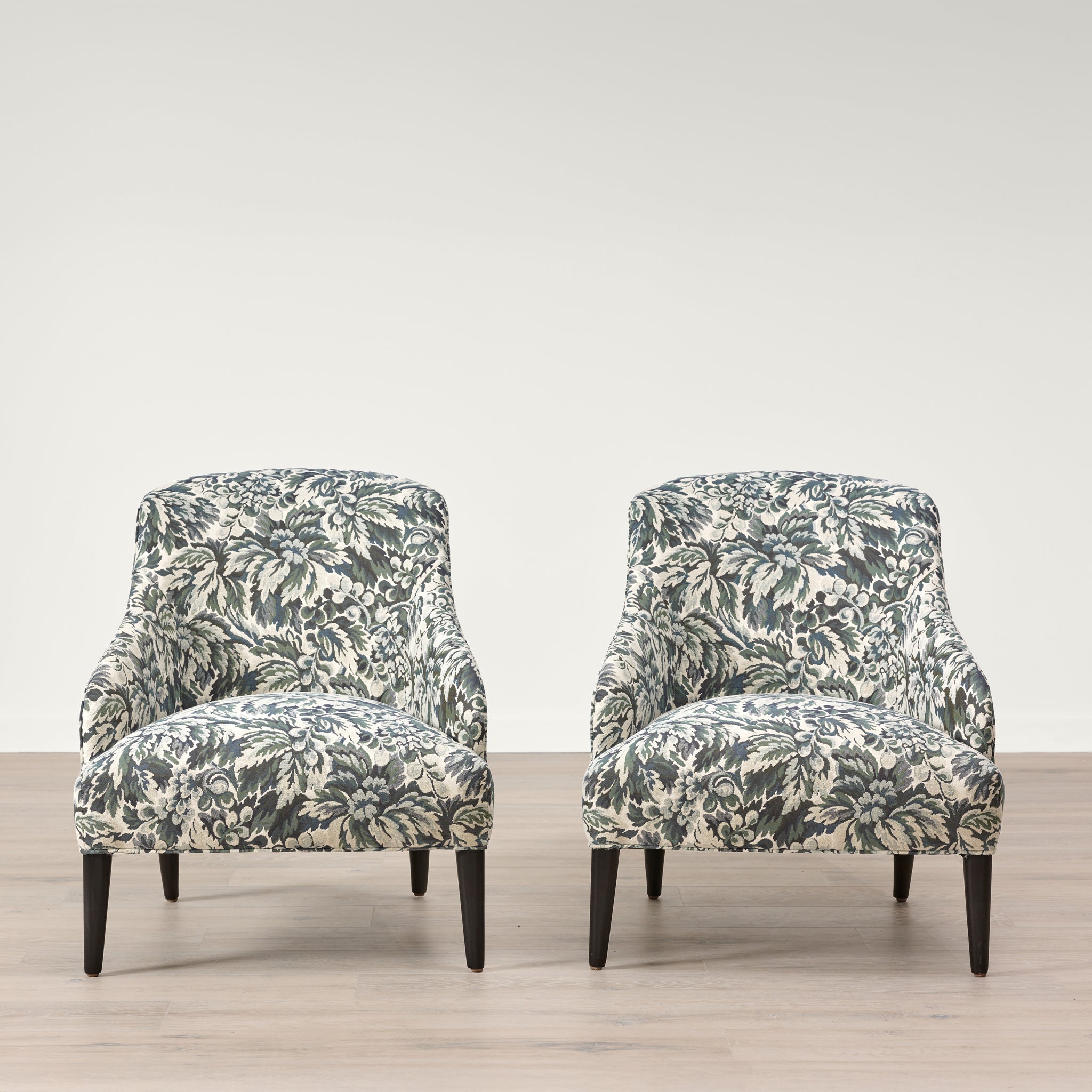 Chaise en osier dans la forêt de Bianca